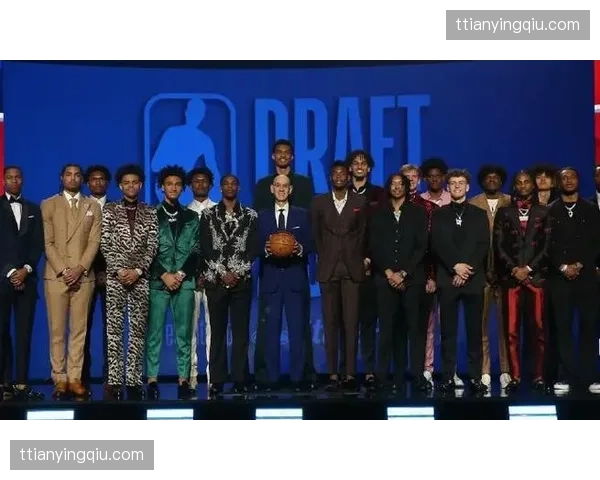 马刺本赛季进攻效率排名第六 文班亚马内线统治力支撑体系成熟 马刺本赛季进攻效率排名第六 文班亚马内线统治力支撑体系成熟